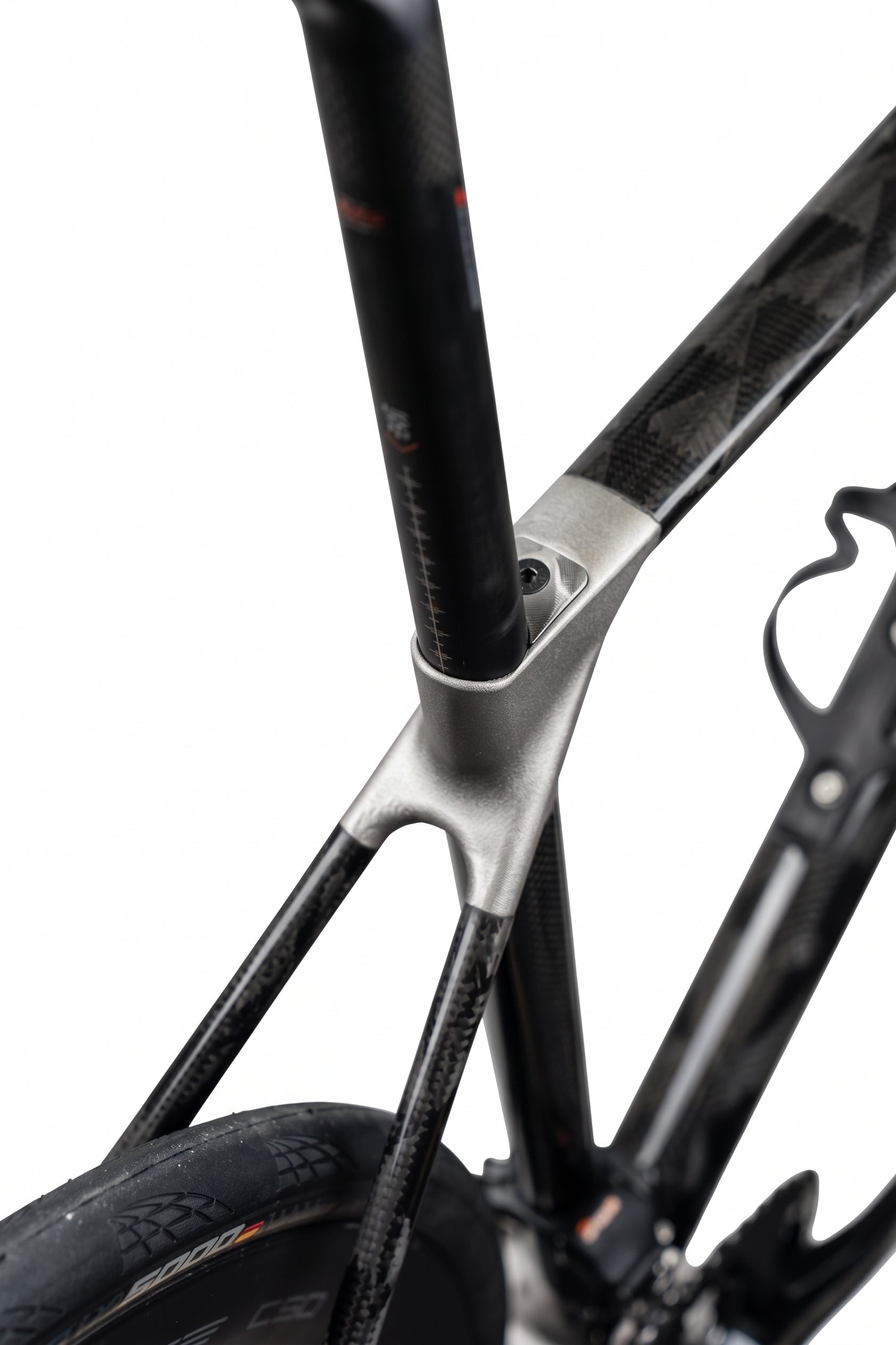 The seat cluster. Precisely joined.
