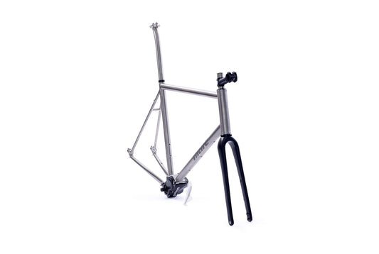 s Pinion Gravel Allroad Titanium frame